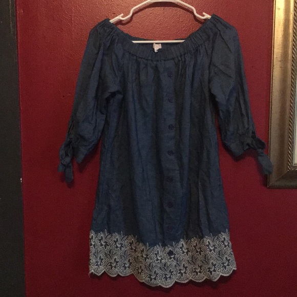 a'gaci Dresses & Skirts - A’gaci Off the shoulder dress